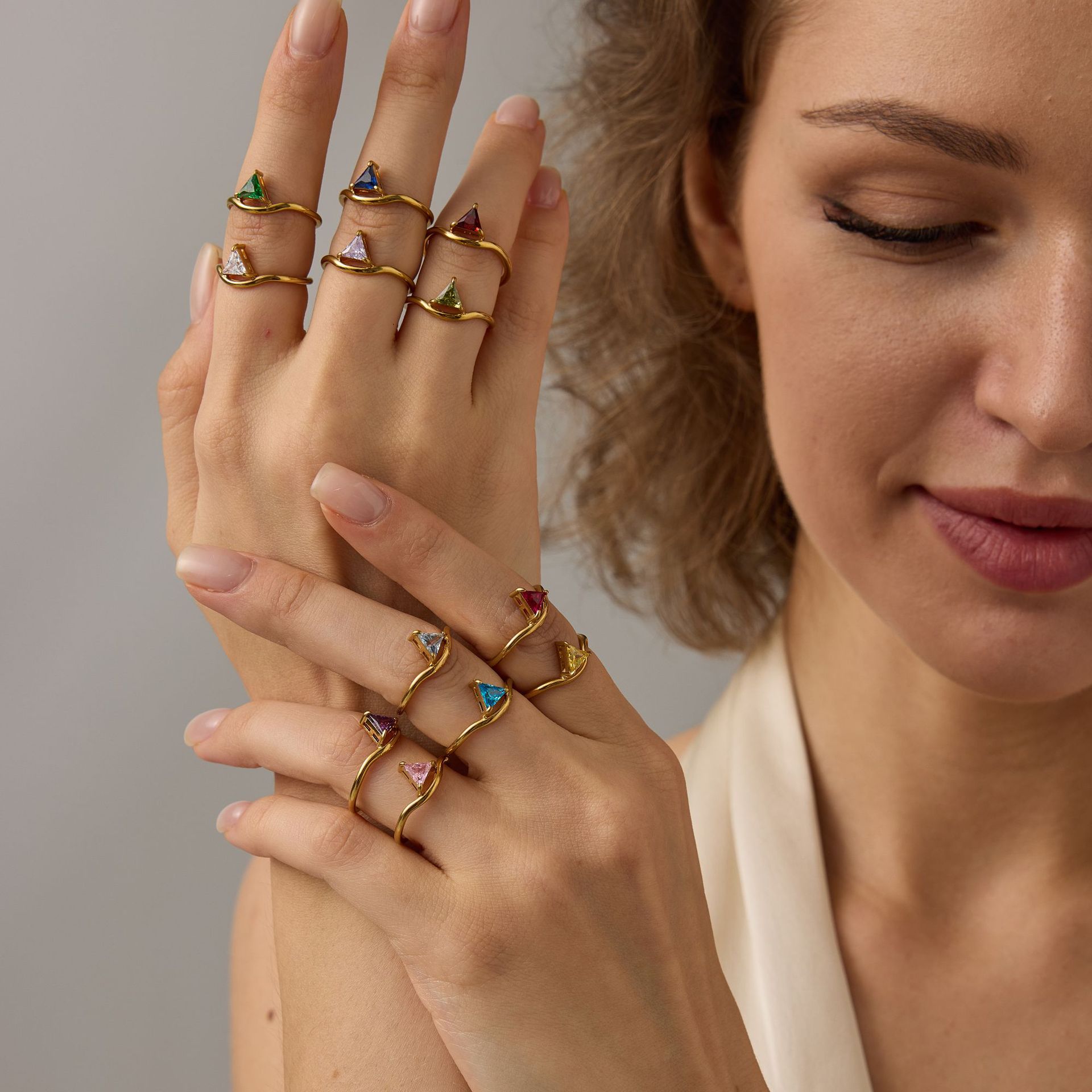 Minimalist 18K Gold Plated Tri - Birthstone Ring Set recension och pris