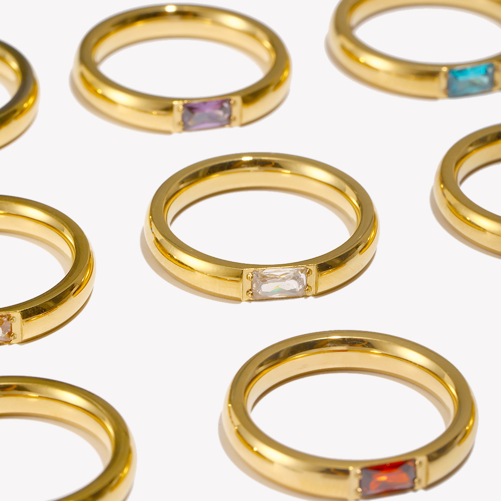 E.B.belle 18K Gold Plated Shin - Birthstone Ring Set recension och pris