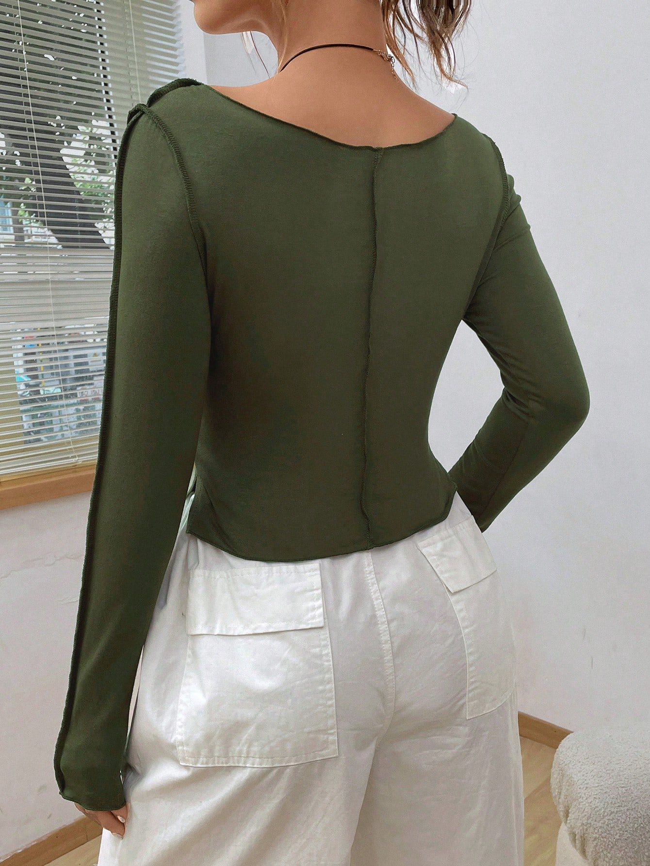 Small V-neck, soft, stretchy,  - S&S Watches & Jewelry Ho Chi Minh recension och pris