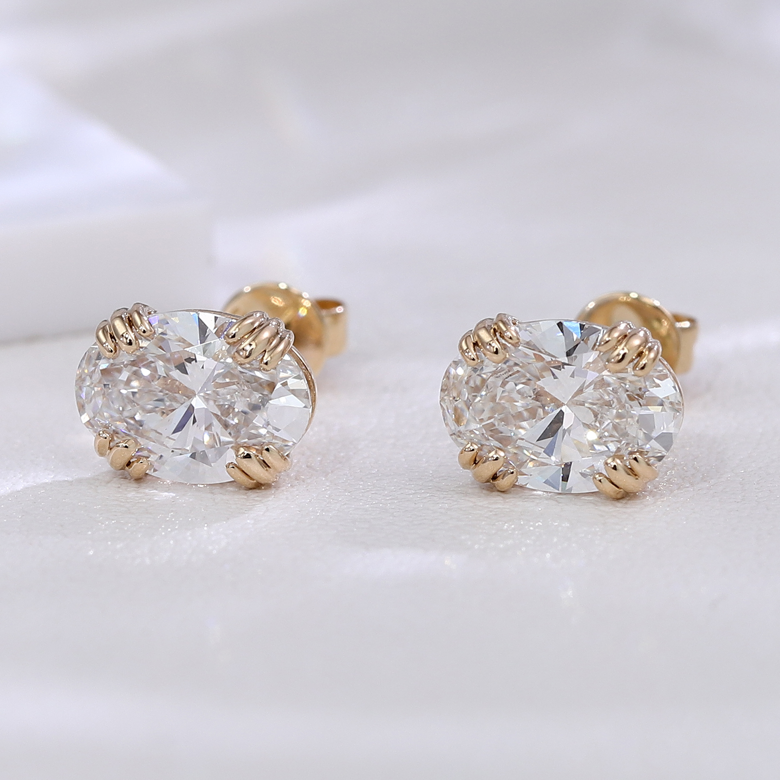 Provence Luxury Oval cut Earri - Diamond Stud Earrings recension och pris