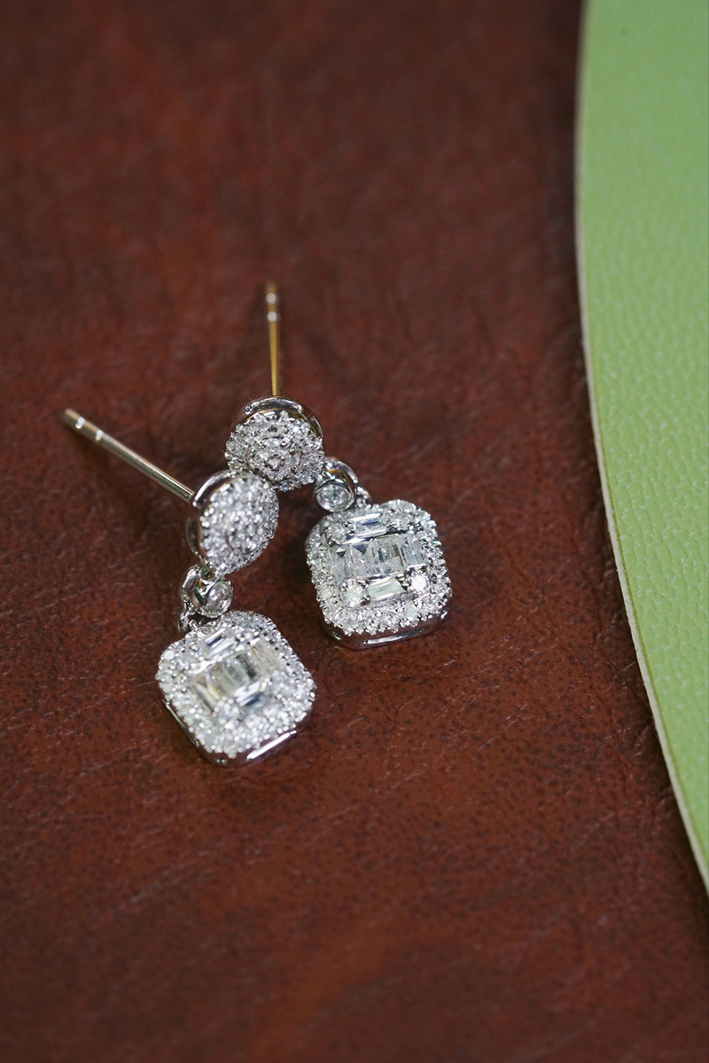 KUGG 100% 18K White Gold Earri - Diamond Stud Earrings recension och pris