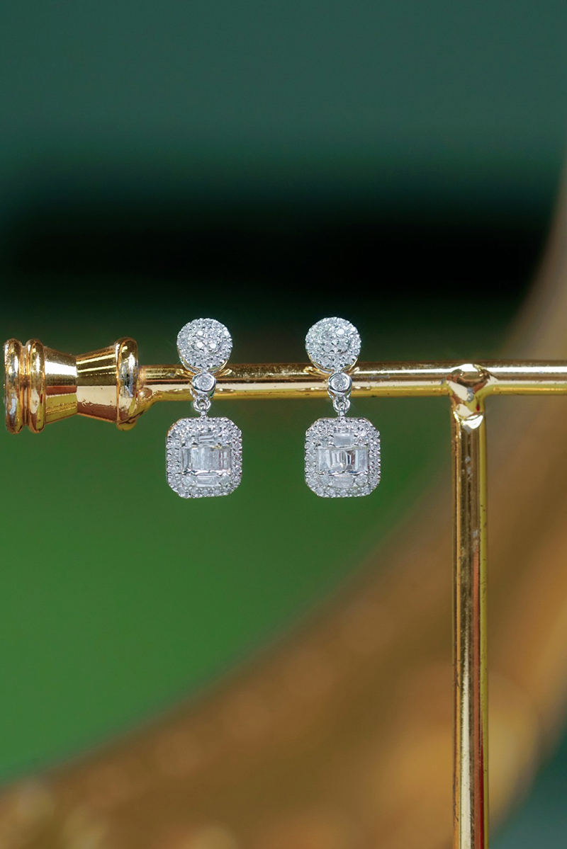 KUGG 100% 18K White Gold Earri - Diamond Stud Earrings recension och pris